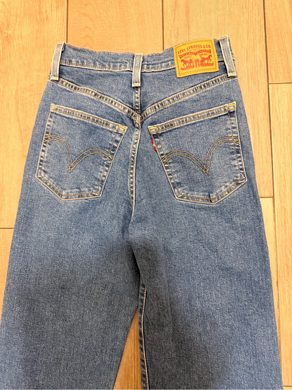 Levi's Women's Blue Ribcage Straight Ankle Jeans - Picture 5 of 11